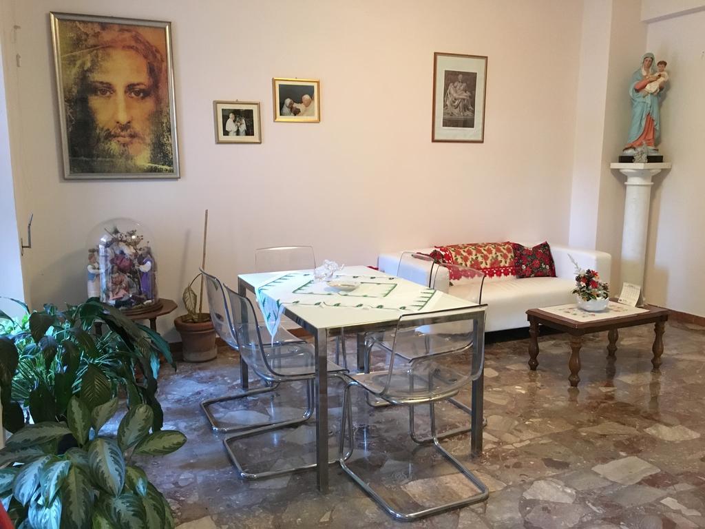 ホテル Casa Nostra Signora Isola Farnese エクステリア 写真